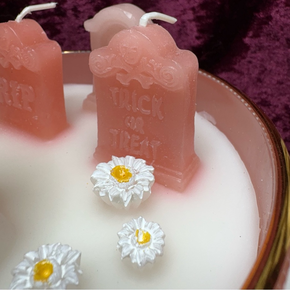 Cupcakes & Cashmere Pastel Pink Halloween Ghost Daisy Grave Stone 3 Wick Candle - Picture 7 of 12